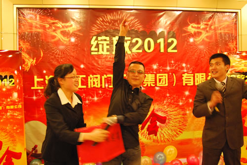 �����L(zh��ng)���ͳ�����(hu��)�صȪ�(ji��ng)