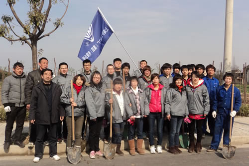上海滬工閥門(mén)廠(集團(tuán))有限公司植樹(shù)造林小分隊(duì)(現(xiàn)場(chǎng)合影)