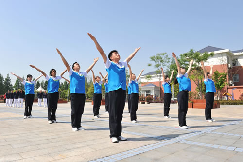 �Ϻ������y�T�S�����F(tu��n)�����޹�˾����T��-�Aͤ�(zh��n)2012���w������������ِ���ھ��׏V���w���x��ِ��ِ�F(xi��n)��(ch��ng)�DƬ