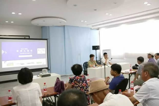 華亭鎮(zhèn)兩新組織第二黨總支部書記朱青