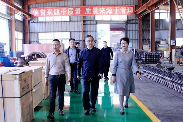 �ζ��^(q��)ί��ί���M�������L(zh��ng)Ҧ�l(w��i)�A�W�R�Ϻ������y�T�S�����F(tu��n)�����޹�˾�_(k��i)չ���L�{(di��o)�й������D2��