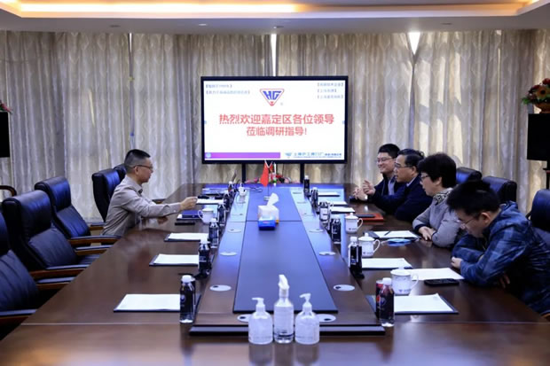 �ζ��^(q��)ί��ί���M�������L(zh��ng)Ҧ�l(w��i)�A�W�R�Ϻ������y�T�S�����F(tu��n)�����޹�˾�_(k��i)չ���L�{(di��o)�й������D4��