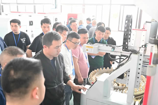 上海滬工閥門廠(集團)有限公司玉環(huán)分公司工廠現(xiàn)場(圖4)