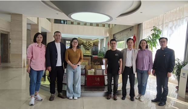 上海滬工閥門廠黨支部與上海市嘉定區(qū)稅務(wù)局第六稅務(wù)所黨支部共建協(xié)議簽署(圖4)